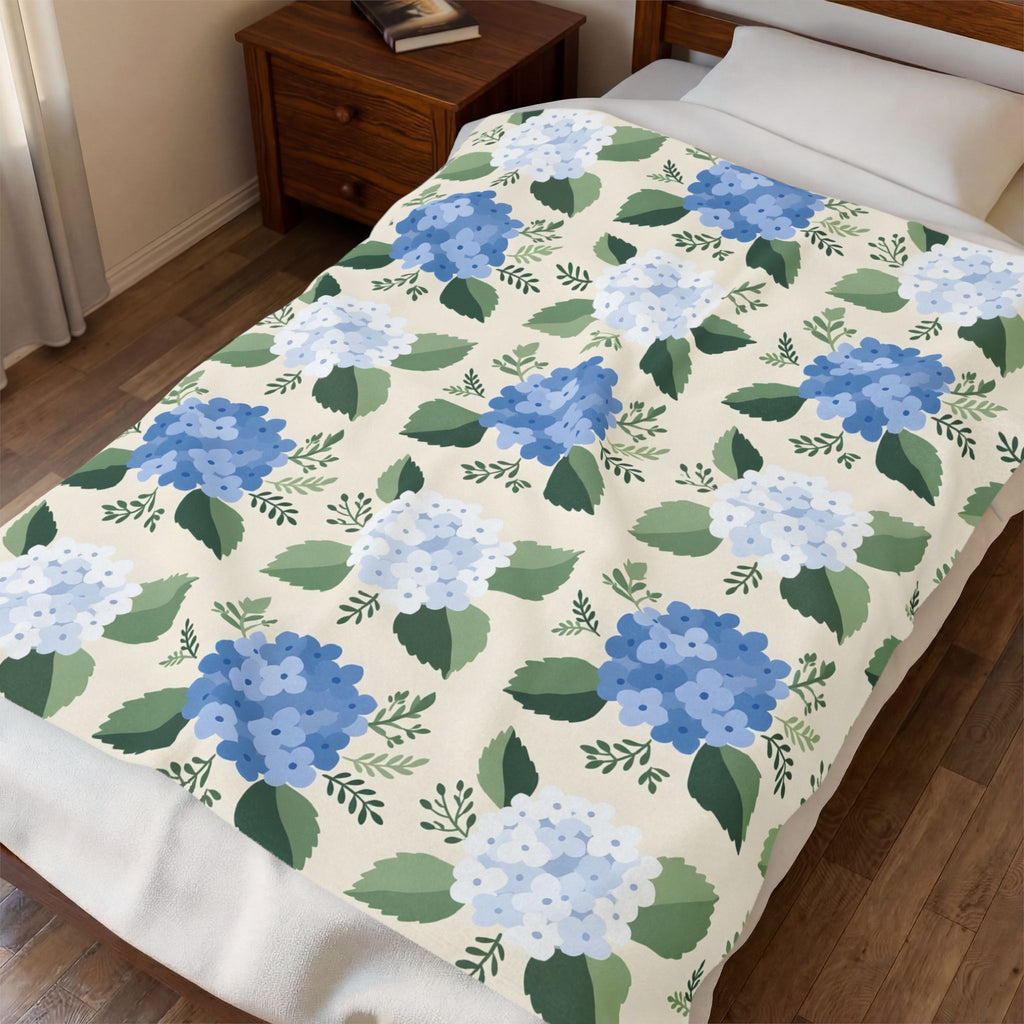 Hydrangea Blue Floral Pattern Velveteen Plush Blanket
