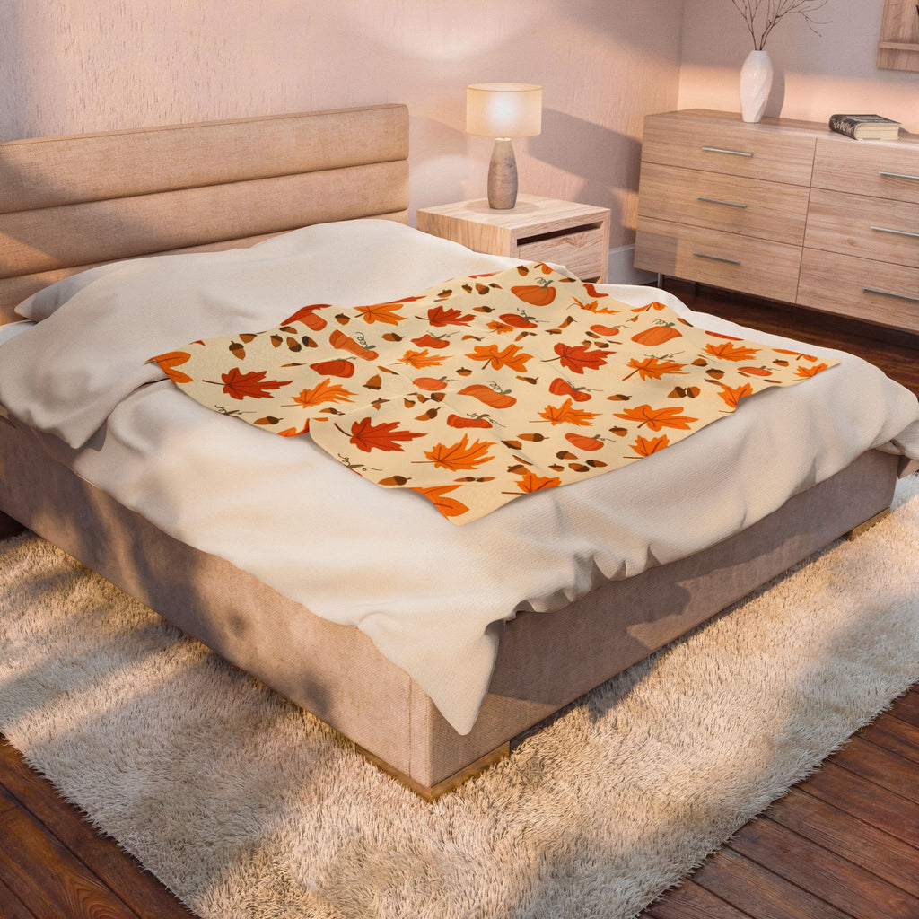 Autumn Leaves and Pumpkins Pattern Velveteen Plush Blanket