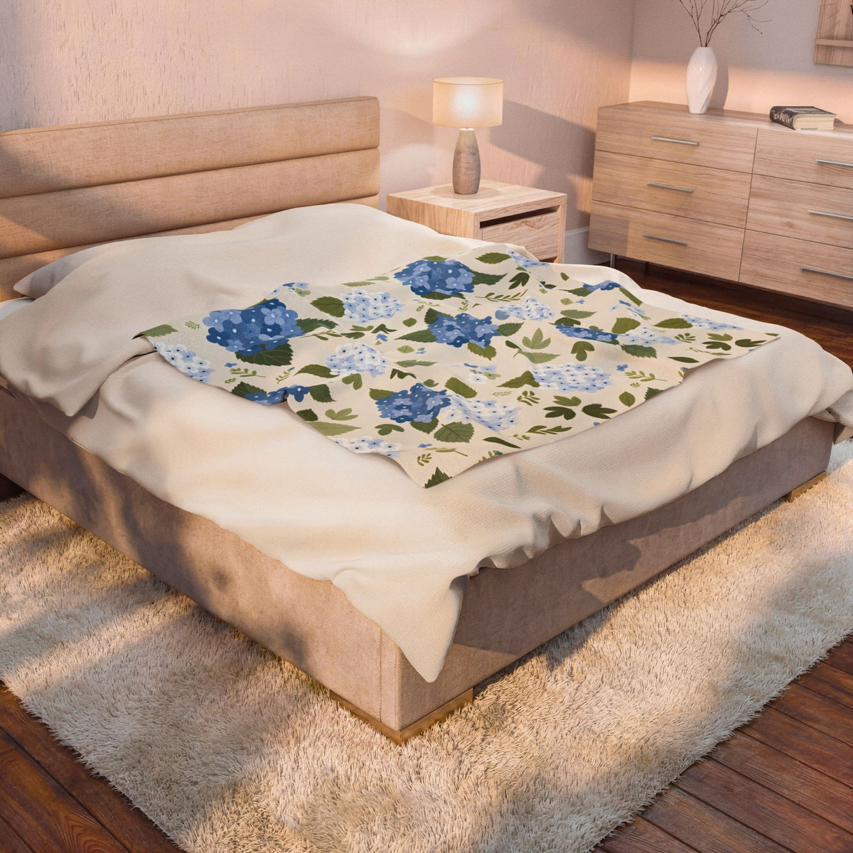 Hydrangea Blue Floral Pattern Velveteen Plush Blanket – Style 2
