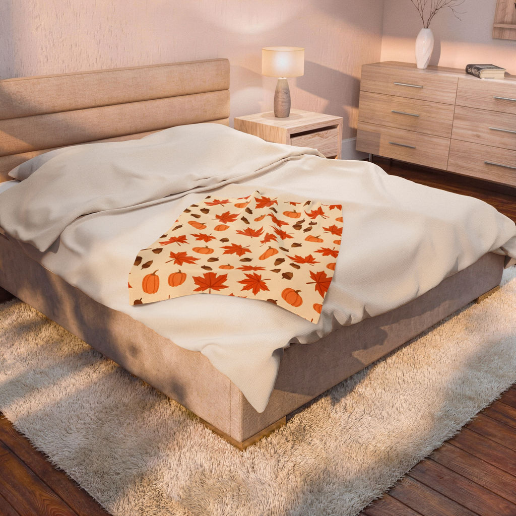 Autumn Leaves and Pumpkins Pattern Velveteen Plush Blanket – Style 2