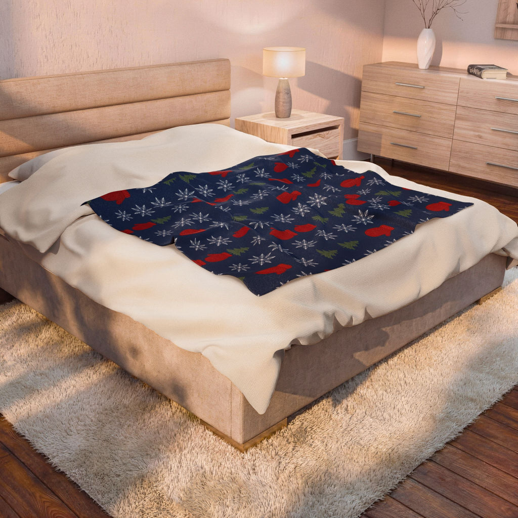Snowflakes and Mittens Pattern Velveteen Plush Blanket – Style 2