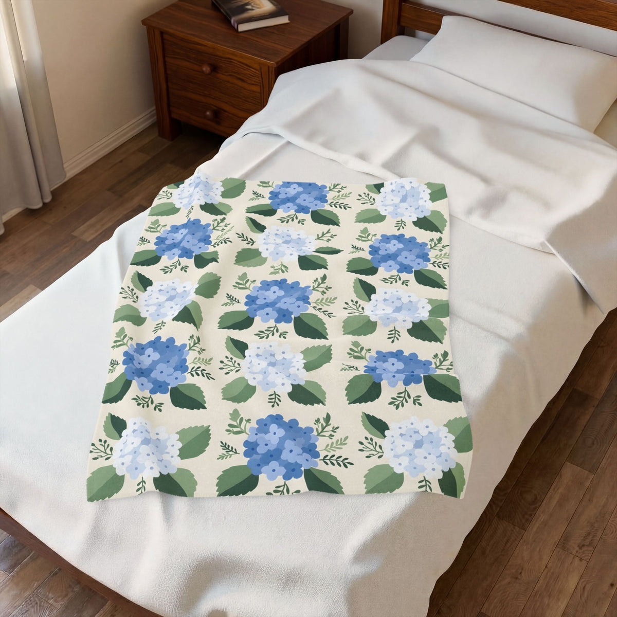 Hydrangea Blue Floral Pattern Velveteen Plush Blanket